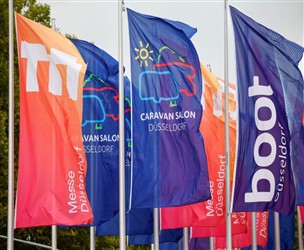 CARAVANundbootFlaggen.jpg